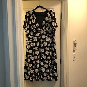 Chaps 20w dress with flutter sleeves.